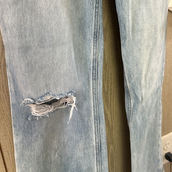 H&M | Buttonfly Straight Leg Jeans - Picture 5 of 10